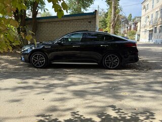 2019 Kia Optima IV Рестайлинг, чёрный, 2850000 рублей, вид 3