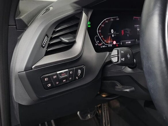 2022 BMW 1 серии 120i III (F40), чёрный, 4381237 рублей - вид 30