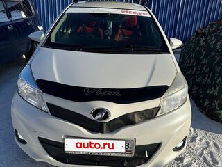 2012 Toyota Vitz III (XP130), белый, 670000 рублей, вид 2