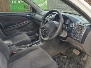 2002 Toyota Caldina II Рестайлинг, белый, 600000 рублей, вид 4