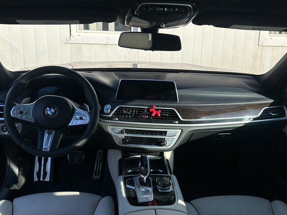 2021 BMW 7 серии 740i VI (G11/G12) Рестайлинг, чёрный, 5800000 рублей - вид 12