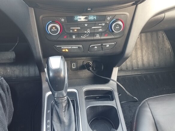 2018 Ford Escape III Рестайлинг, серебристый, 1600000 рублей - вид 15