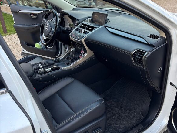 2017 Lexus NX 200t I, белый, 3500000 рублей - вид 5