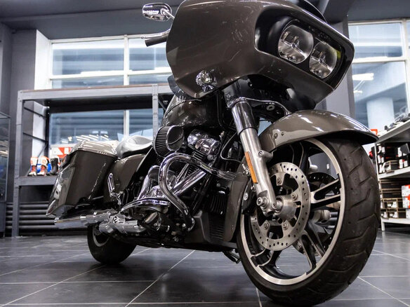 2018 Harley-Davidson Road Glide, серый, 1590000 рублей - вид 10