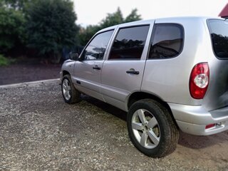 2004 Chevrolet Niva I, серебристый, 225000 рублей, вид 4
