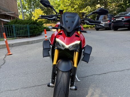 2022 Ducati Streetfighter V4, красный, 1680000 рублей, вид 4