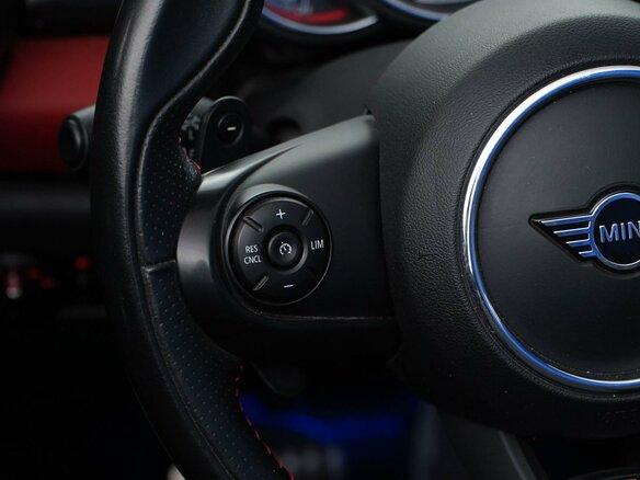2019 Mini Cabrio JCW John Cooper Works III Рестайлинг, красный, 3149077 рублей - вид 11