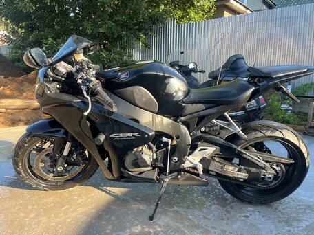 2008 Honda CBR 1000 RR/RA Fireblade, чёрный, 850000 рублей, вид 2
