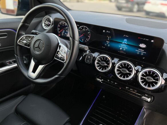 2021 Mercedes-Benz GLA 250 II (H247), синий, 4980000 рублей - вид 7