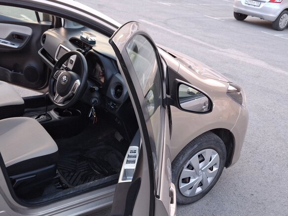 2016 Toyota Vitz III (XP130) Рестайлинг, коричневый, 720000 рублей - вид 8