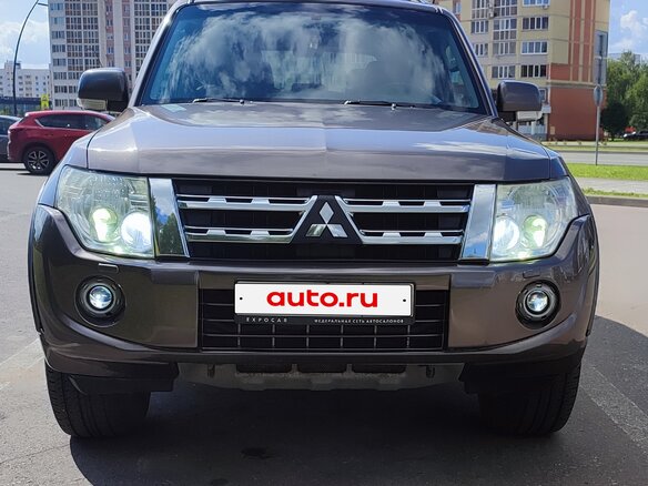 2011 Mitsubishi Pajero IV Рестайлинг 1, коричневый, 1950000 рублей - вид 4