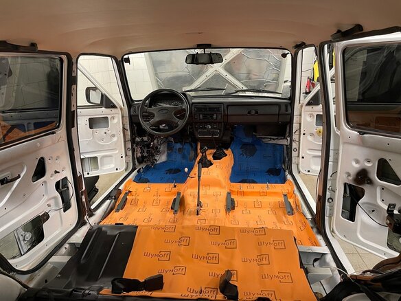 2014 Lada (ВАЗ) 2131 (4x4) I, белый, 800000 рублей - вид 3