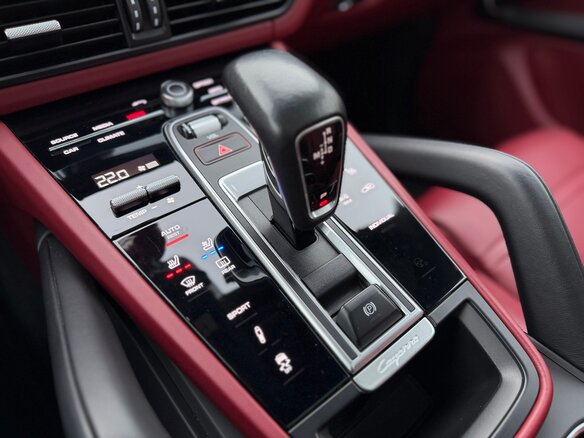 2019 Porsche Cayenne III, белый, 5700000 рублей - вид 15