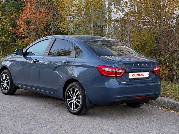 2018 Lada (ВАЗ) Vesta I, синий, 980000 рублей - вид 4