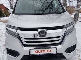 2017 Honda Stepwgn V Рестайлинг, серебристый, 2099000 рублей, вид 3