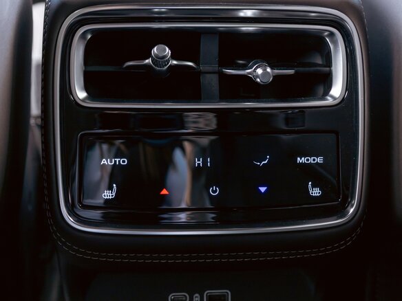2026 Geely Monjaro (Xingyue L) I Рестайлинг 2 (China Market), чёрный, 4395000 рублей - вид 22