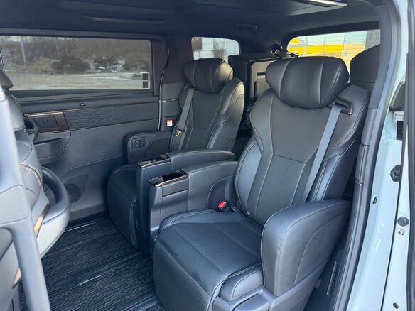 2023 Toyota Alphard IV, белый - вид 28