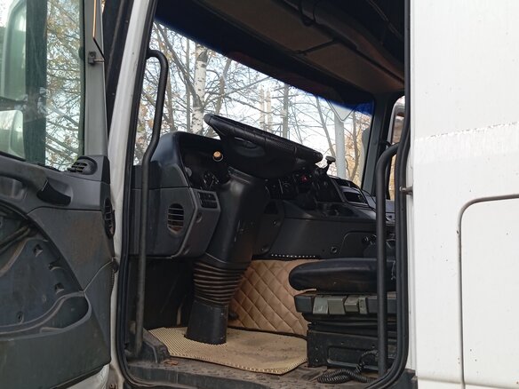 2011 Mercedes-Benz Actros, белый, 3100000 рублей - вид 7