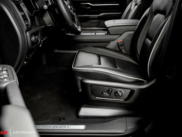 2026 Ram 1500 Crew Cab V Рестайлинг, серебристый, 10290000 рублей - вид 22