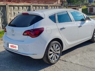 2013 Opel Astra J Рестайлинг, белый, 900000 рублей, вид 4
