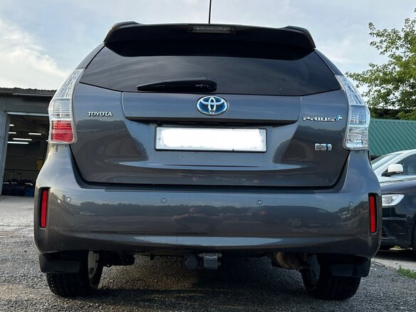 2012 Toyota Prius v (+) I (ZVW40/41), серый, 1799999 рублей - вид 7