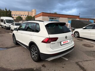 2018 Volkswagen Tiguan II, белый, 2600000 рублей, вид 4