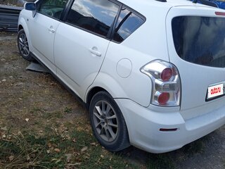 2008 Toyota Corolla Verso I Рестайлинг 2, белый, 700000 рублей, вид 2