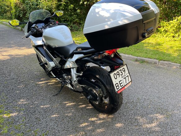 2016 Honda VFR 800, белый, 830000 рублей - вид 3