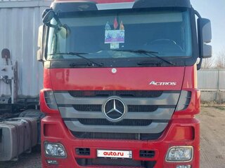 2012 Mercedes-Benz Actros, красный, 3700000 рублей, вид 3