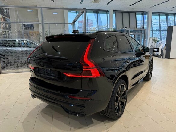 2026 Volvo XC60 II Рестайлинг 2, чёрный, 6650000 рублей - вид 8