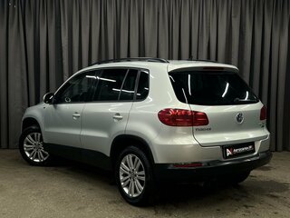 2015 Volkswagen Tiguan I Рестайлинг, серебристый, 1249900 рублей, вид 4