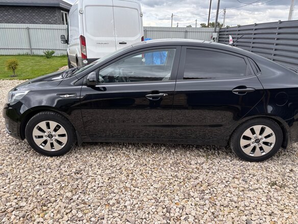 2013 Kia Rio III, чёрный, 1000000 рублей - вид 5