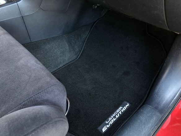 2011 Mitsubishi Lancer Evolution X, красный, 2800000 рублей - вид 15