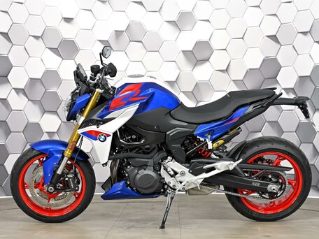 2025 BMW F 900 R, синий, 1277000 рублей, вид 4