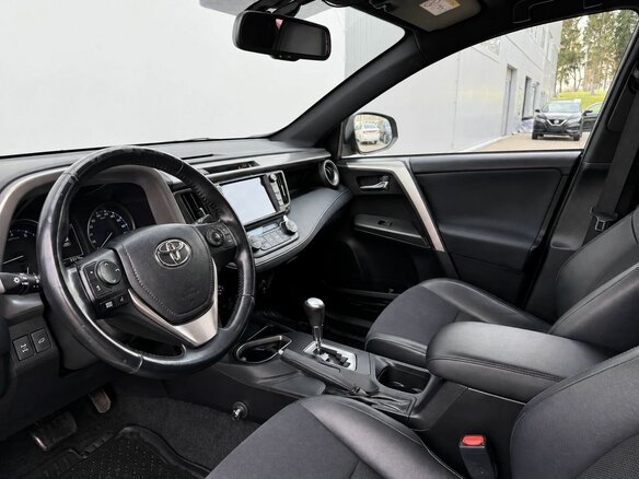 2016 Toyota RAV4 IV (XA40) Рестайлинг, красный, 2590000 рублей - вид 8