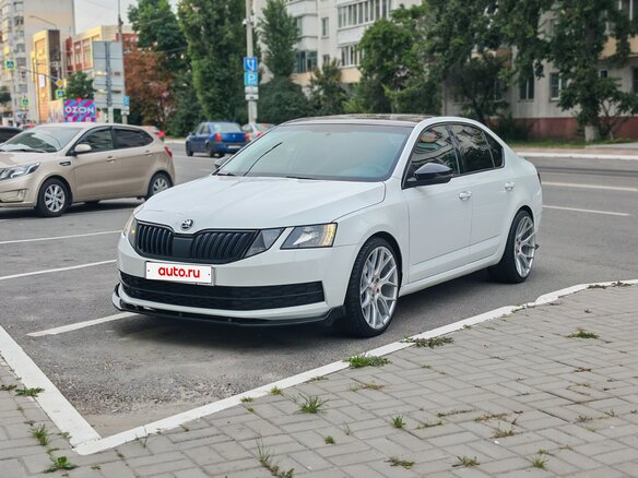 2017 Skoda Octavia III (A7) Рестайлинг, белый, 1320000 рублей - вид 1