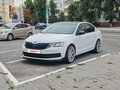 2017 Skoda Octavia III (A7) Рестайлинг, белый, 1320000 рублей - вид 1