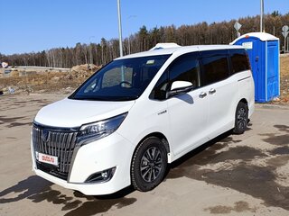 2018 Toyota Esquire I Рестайлинг, белый, 3000000 рублей, вид 1