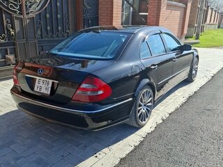 2004 Mercedes-Benz E-Класс 350 III (W211, S211), чёрный, 1150000 рублей, вид 4