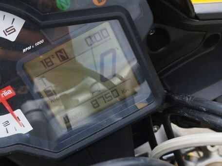 2012 Aprilia Tuono V4, жёлтый, 750000 рублей, вид 3