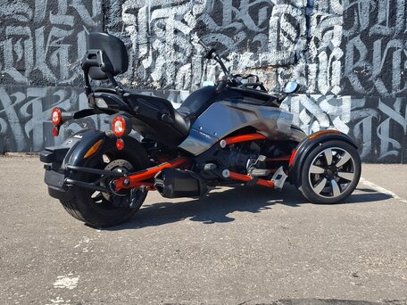 2015 BRP Can-Am Spyder, серый, 1890000 рублей, вид 4