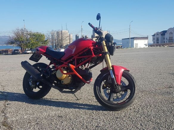 2000 Ducati Monster 400, красный - вид 1