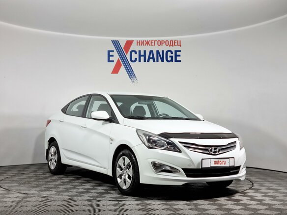2014 Hyundai Solaris I Рестайлинг, белый, 1130000 рублей - вид 2