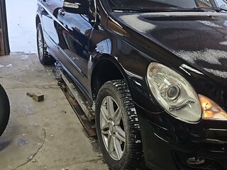2006 Mercedes-Benz R-Класс 350 Long I, чёрный, 2000000 рублей, вид 2