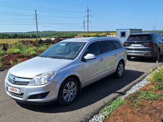 2011 Opel Astra H Рестайлинг, серебристый, 690000 рублей, вид 1