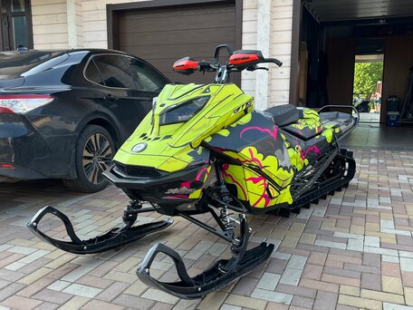 2021 BRP Ski-Doo Summit 850, чёрный, 1250000 рублей, вид 2