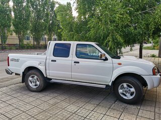 2014 Nissan NP300, белый, 2500000 рублей, вид 1