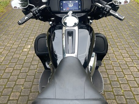 2024 Harley-Davidson Tri Glide, чёрный, 7500000 рублей, вид 3