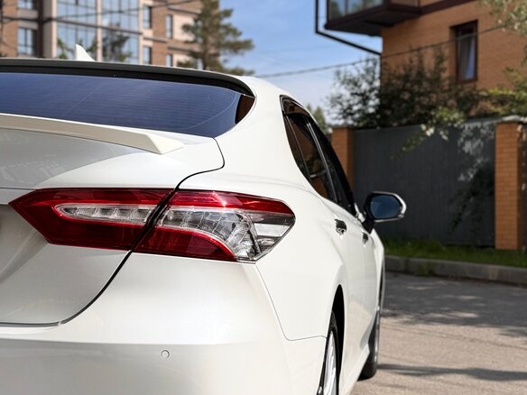 2021 Toyota Camry VIII (XV70), белый, 3050000 рублей - вид 17