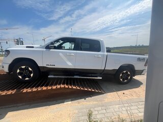 2020 Ram 1500 Crew Cab IV (DS/DJ), белый, 4322908 рублей, вид 3